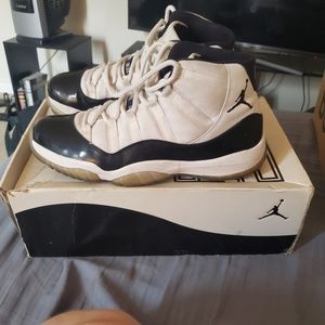 Air Jordan 11 Concord